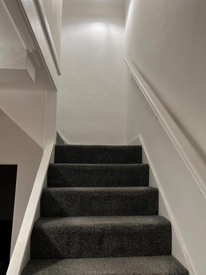 Gazde/Camere de închiriat Fumscrib2 *
